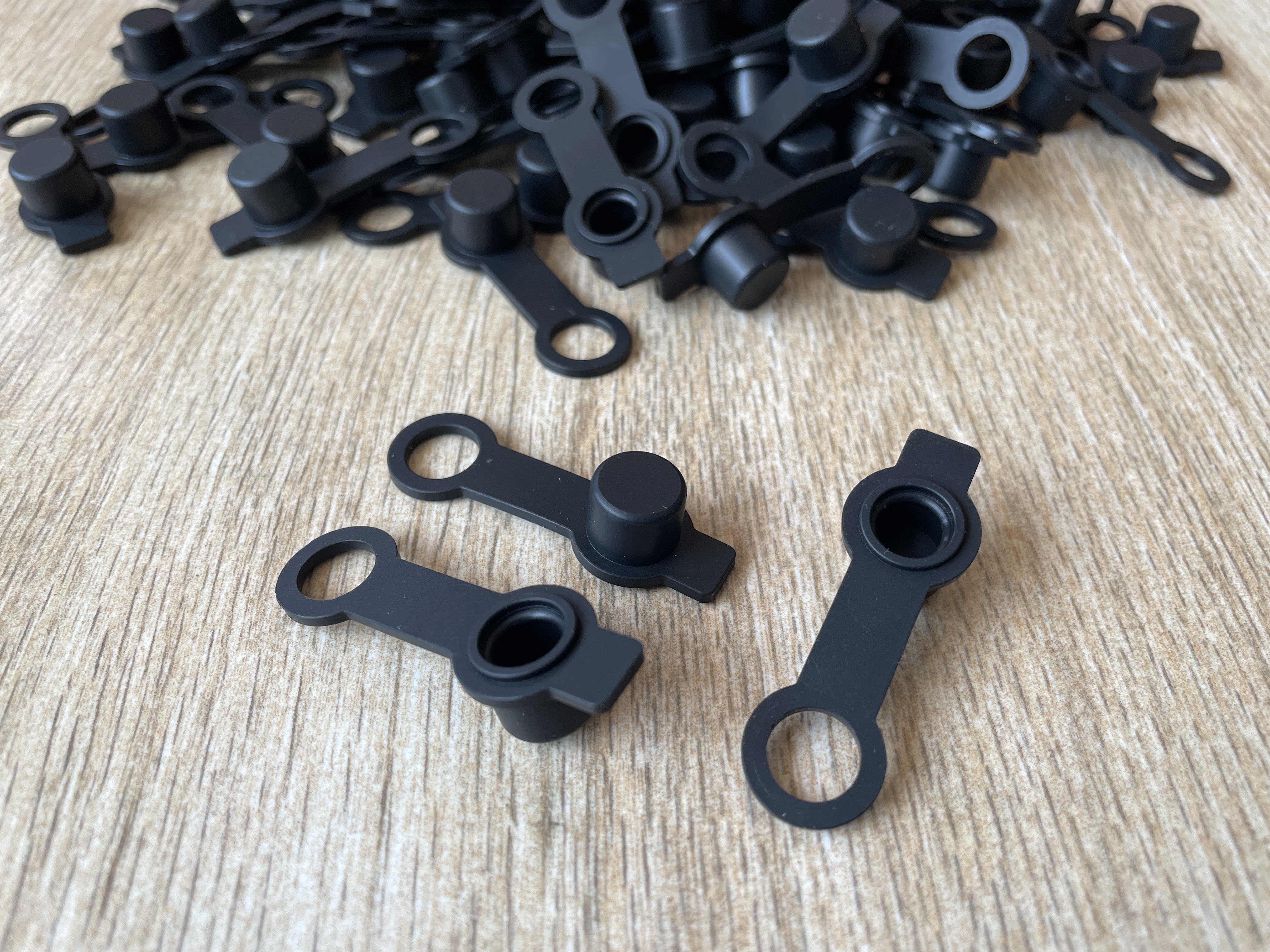 Tutup Micro coupler model kait import bahan karet rubber tutup kopler anti debu untuk regulator pcp atau senapan bocap pcp thumbnail 2